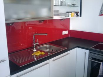 Küchenrückwand rot