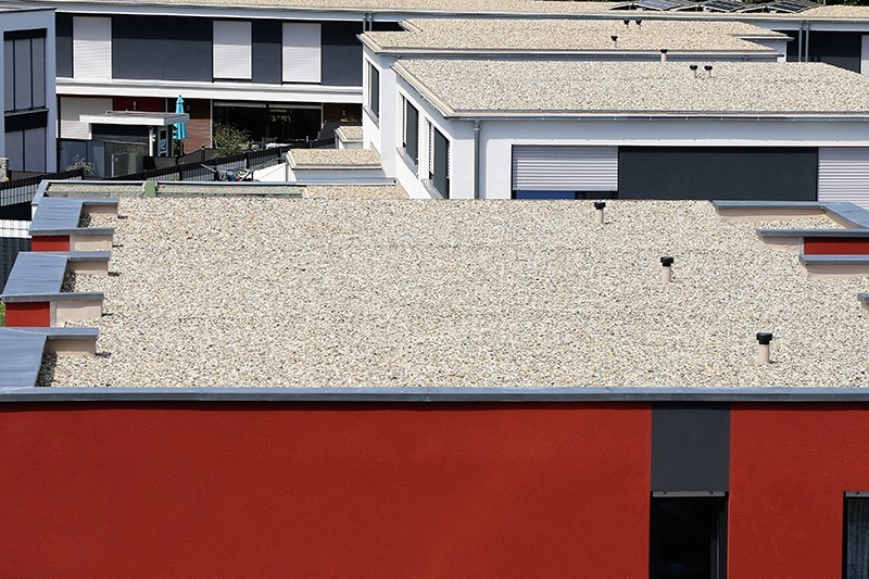Flachdach nach Reparaturverglasung bei Innsbruck